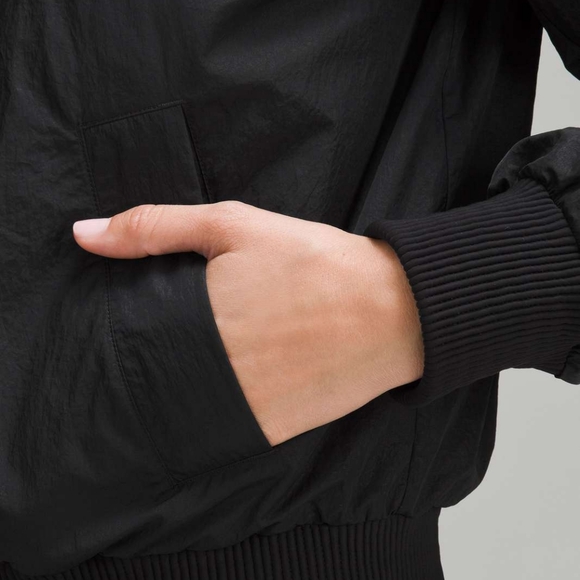 Lululemon Womens Reversible Insulated Bomber Jacket Black Like New - Picture 7 of 13